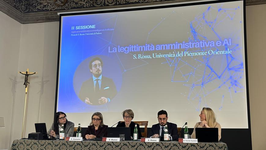 Un momento dell'intervento del dottor Stefano Rossa (quarto da sinistra)